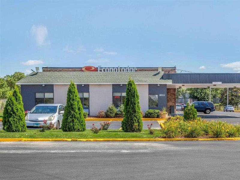 Econo Lodge Shorewood Eksteriør bilde