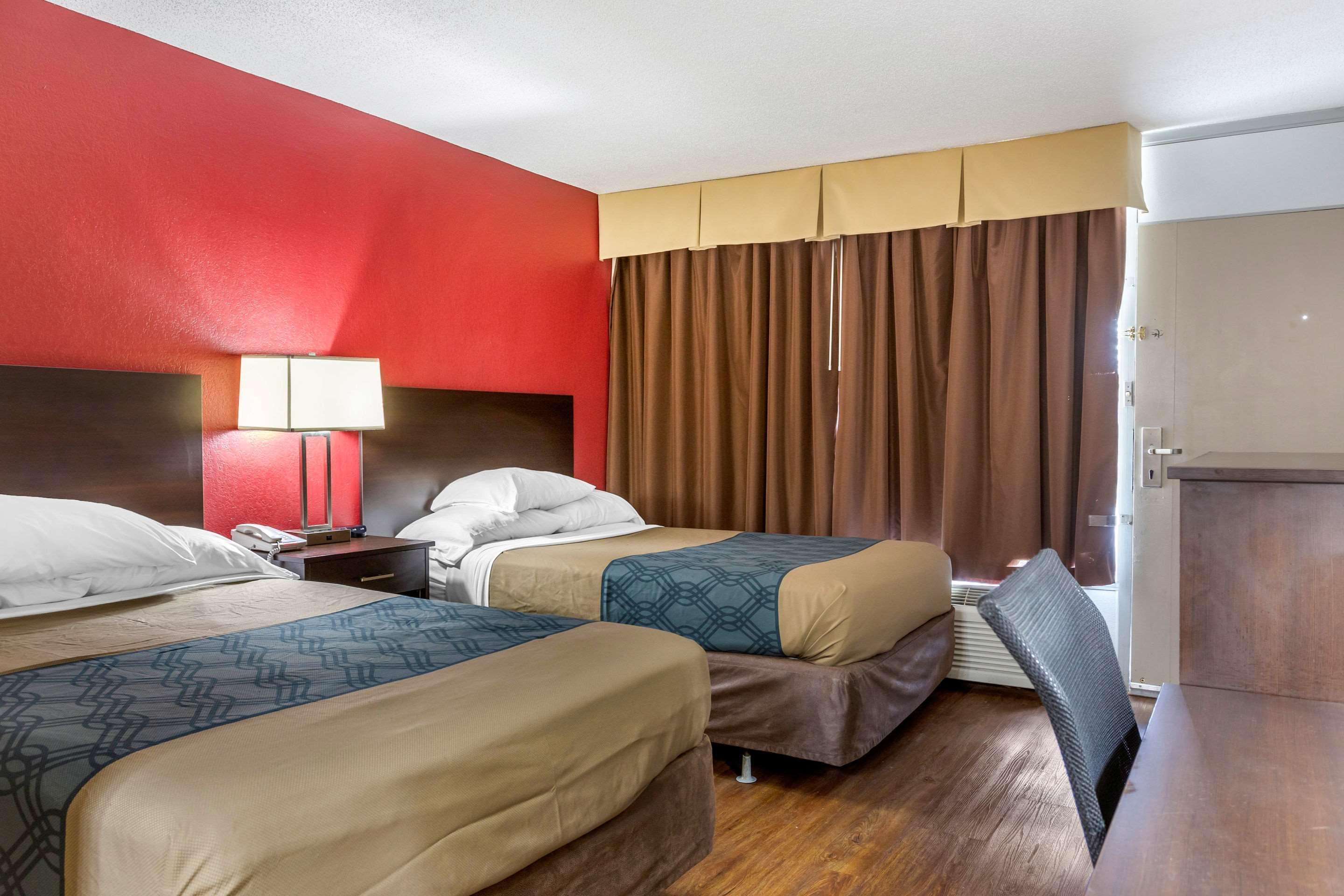 Econo Lodge Shorewood Eksteriør bilde