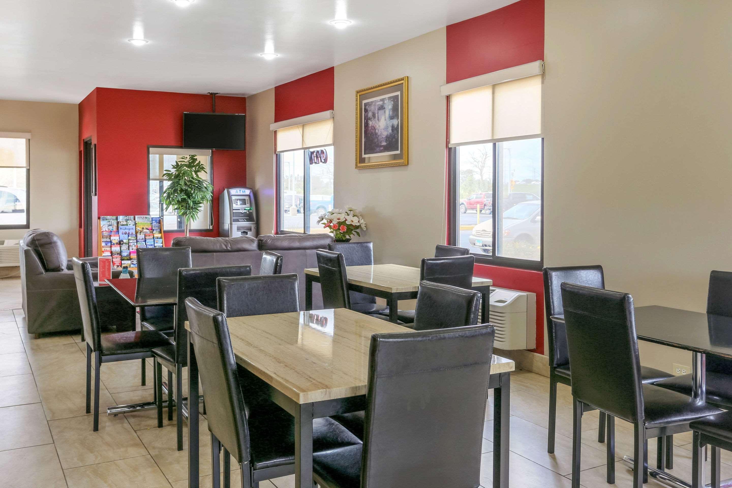 Econo Lodge Shorewood Eksteriør bilde