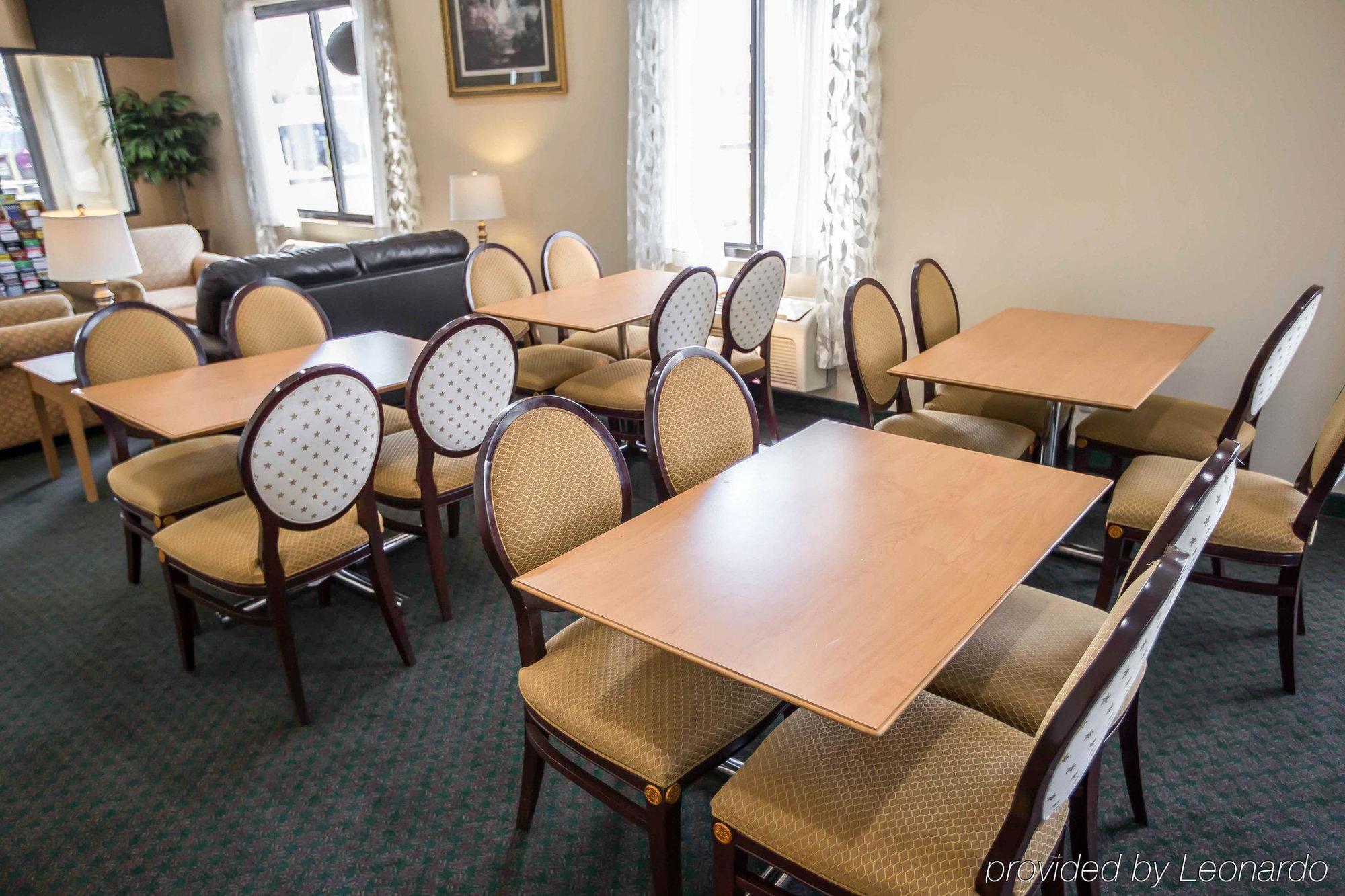 Econo Lodge Shorewood Eksteriør bilde