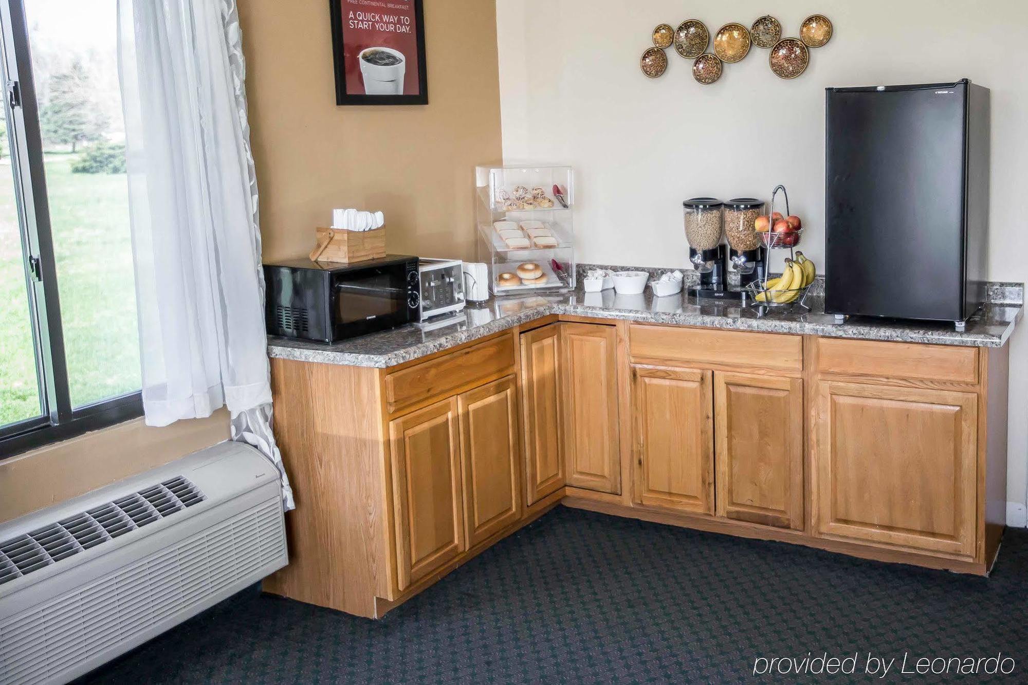 Econo Lodge Shorewood Eksteriør bilde