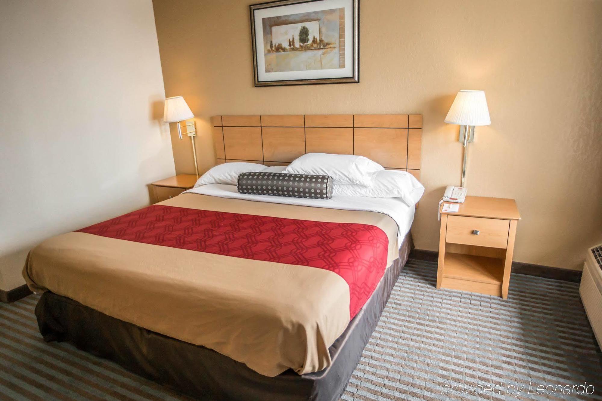 Econo Lodge Shorewood Eksteriør bilde